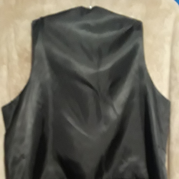 Fashionable black vest - Picture 2 of 2